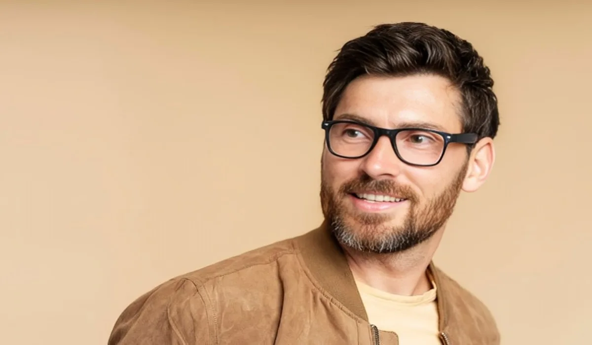 Mens Eyeglasses Fashion Trends: A Simple Style Guide